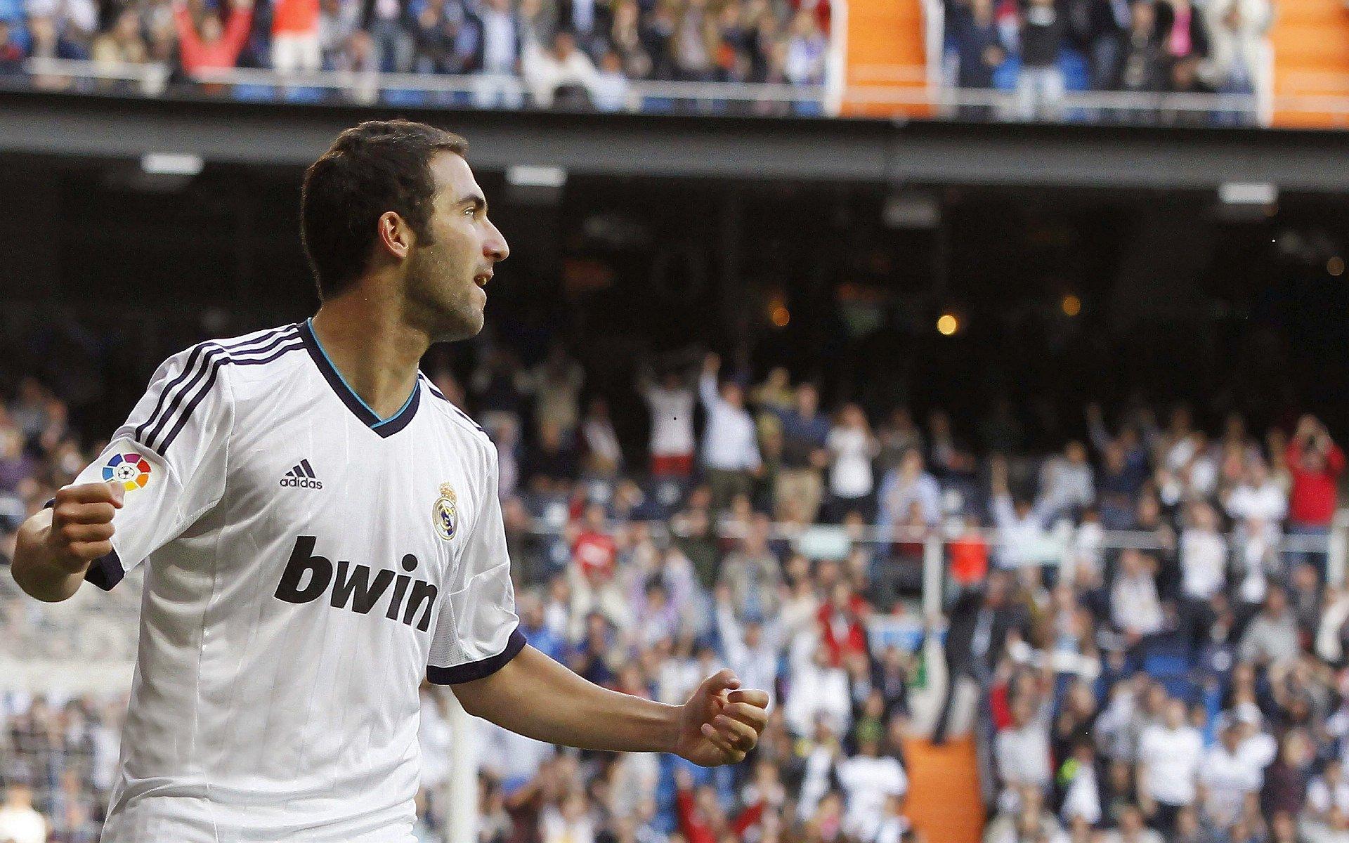 加内特倾囊相授!文班亚马合练照引热议,前辈寄语点燃联盟期待