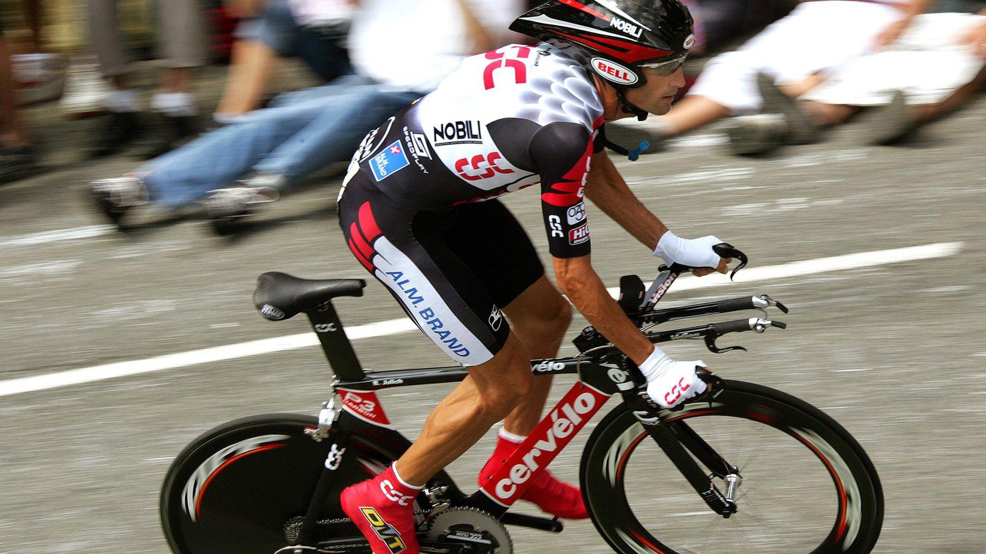 赫尔南德兹第五局TKO佩雷拉，苏木达尔基点数告负遭遇职业生涯三连败